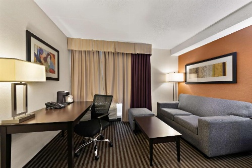 Best Western Plus Toronto North York Hotel & Suites image 12