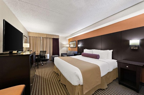 Best Western Plus Toronto North York Hotel & Suites image 13