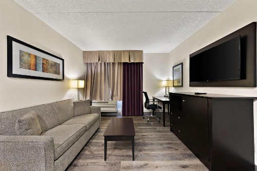 Best Western Plus Toronto North York Hotel & Suites image 16
