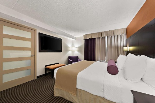 Best Western Plus Toronto North York Hotel & Suites image 18