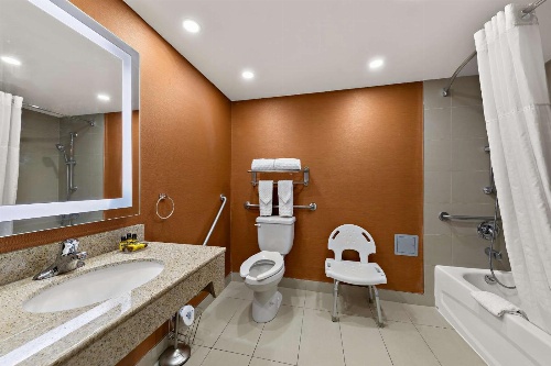 Best Western Plus Toronto North York Hotel & Suites image 2