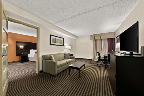 Best Western Plus Toronto North York Hotel & Suites image 22