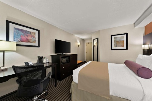 Best Western Plus Toronto North York Hotel & Suites image 24