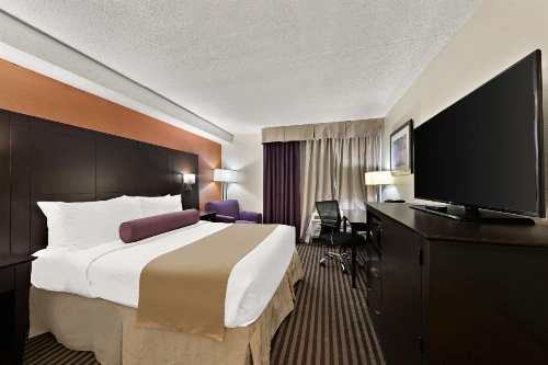 Best Western Plus Toronto North York Hotel & Suites image 26