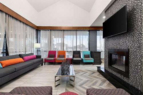 Best Western Plus Toronto North York Hotel & Suites image 36
