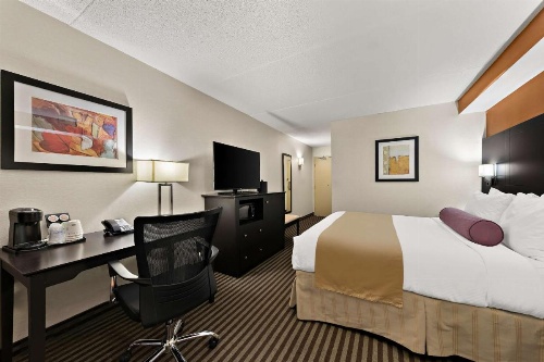 Best Western Plus Toronto North York Hotel & Suites image 7